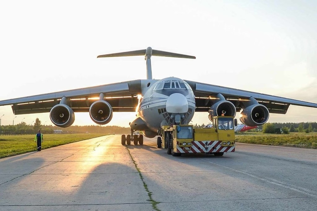 Tensão internacional: Brasília recebe avião russo com restrições impostas pelos&nbsp;EUA