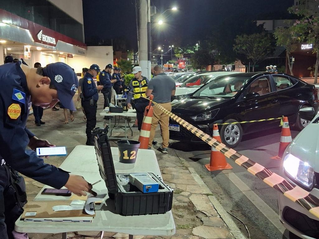 Lei Seca em Cuiabá termina com 10 motoristas presos por embriaguez na Avenida Isaac&nbsp;Póvoas