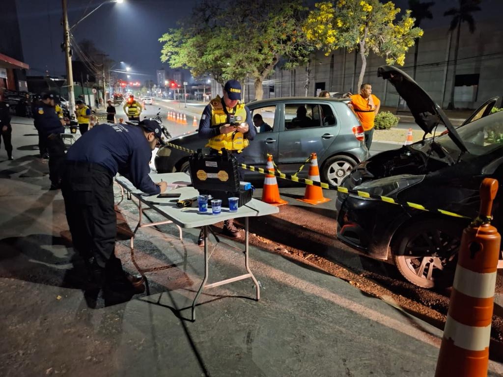 Madrugada de fiscalização resulta em 16 condutores detidos na&nbsp;capital