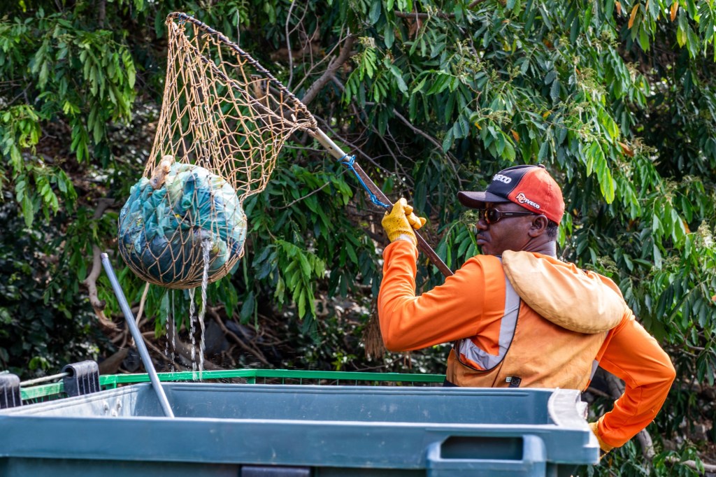 Prefeitura retira 20 toneladas de lixo do Rio Cuiabá todos os&nbsp;meses