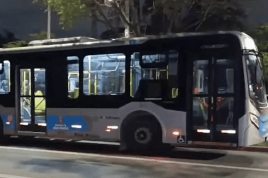 Motorista de ônibus mata passageiro a facadas após discussão sobre parada em&nbsp;ponto