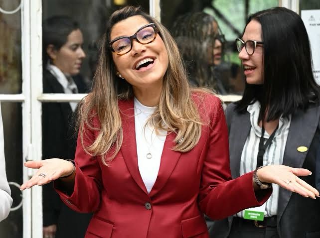 Janja terá que depor na Justiça por viagens de luxo pagas pelo&nbsp;povo