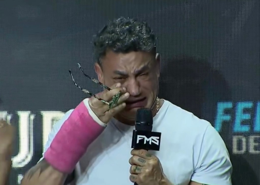 Popó chora e anuncia aposentadoria após episódio humilhante fora do ringue. Veja o&nbsp;vídeo