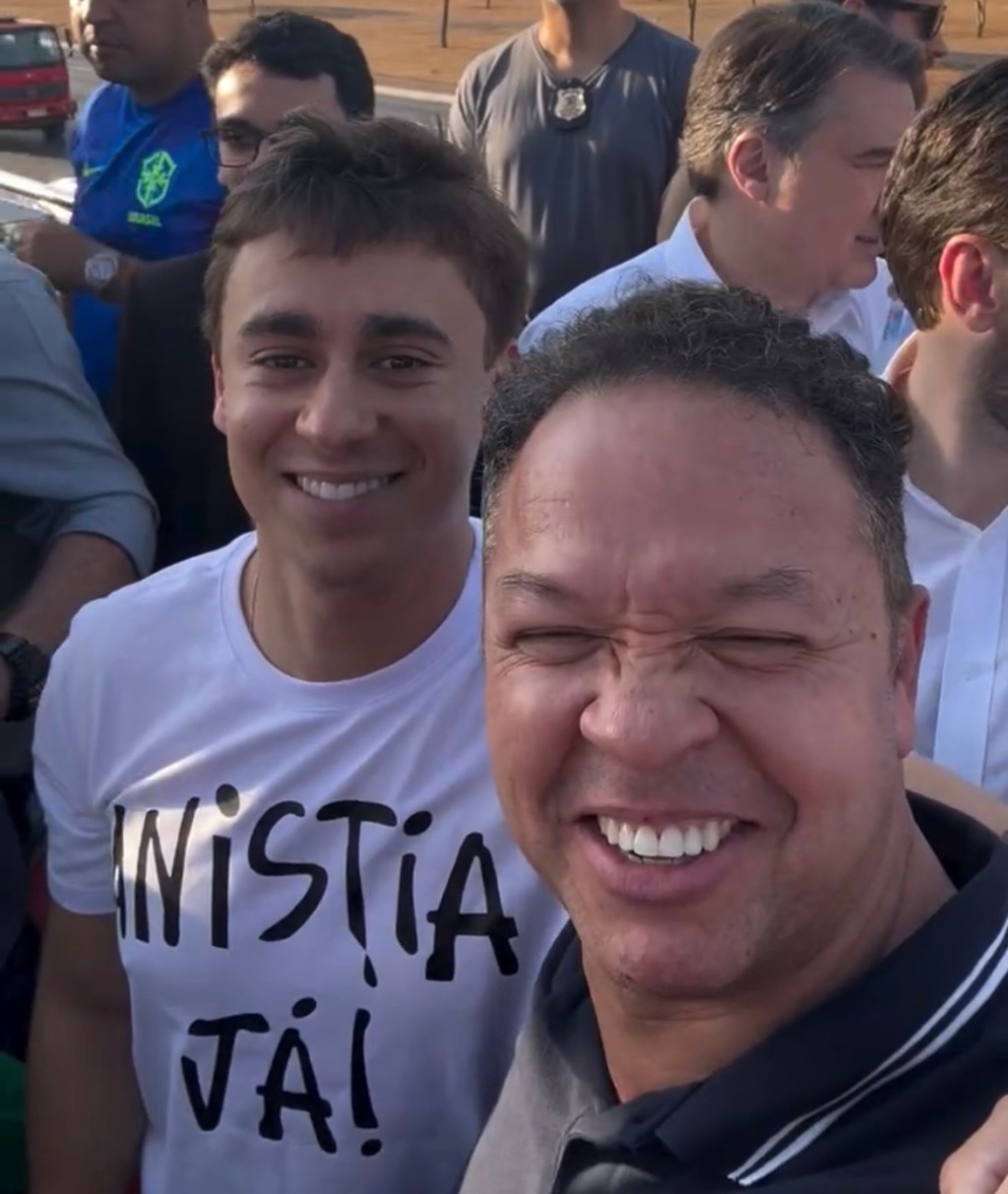 Prefeito Cláudio Ferreira participa de caminhada em defesa da anistia em&nbsp;Brasília