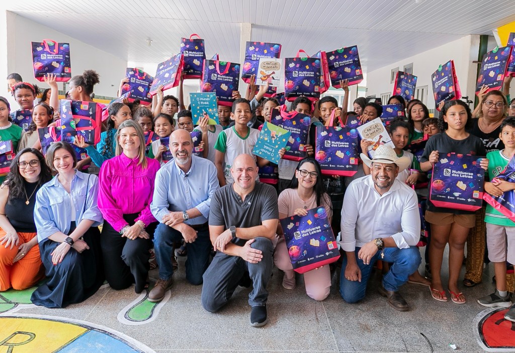 Prefeito Abílio e primeira-dama lançam projeto que promete revolucionar o hábito de ler nas escolas. Saiba&nbsp;mais