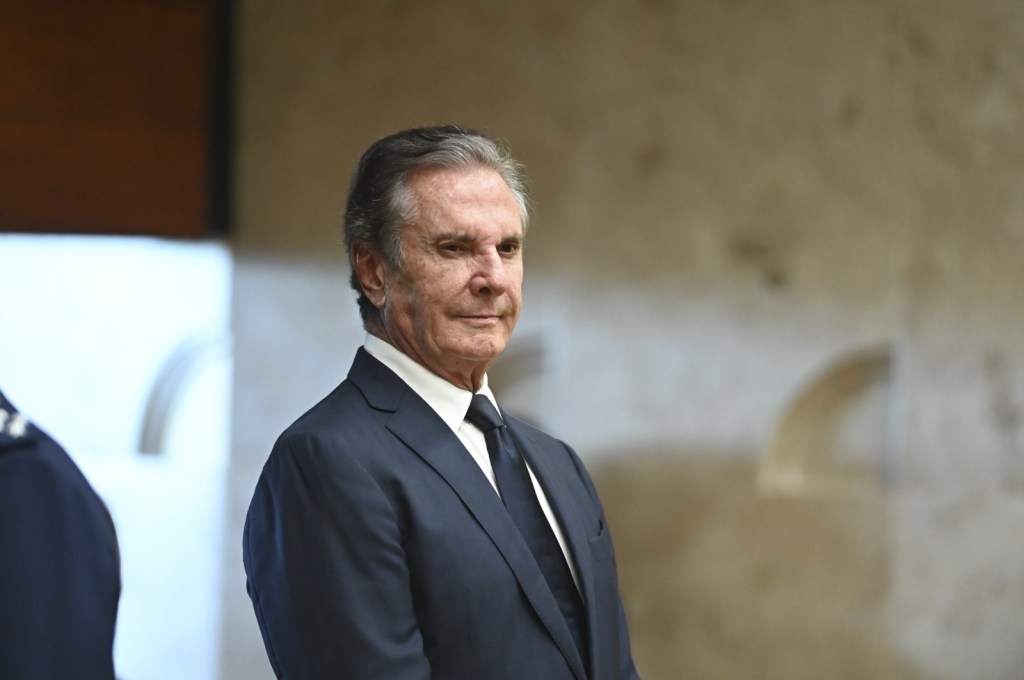 Moraes dá cinco dias para Collor justificar desligamento de tornozeleira&nbsp;eletrônica