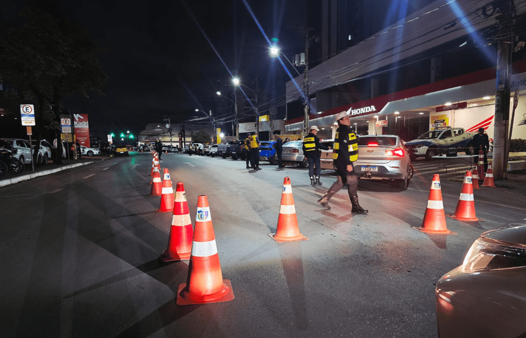 Operação Lei Seca Prende 12 Motoristas na Isaac&nbsp;Póvoas