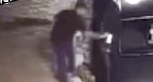 Câmera flagra furto em carros no bairro Santa Rosa, em Cuiabá. Veja o&nbsp;vídeo