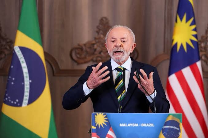 Lula critica empresários que “reclamam demais” e diz que deveriam buscar oportunidades fora do&nbsp;país