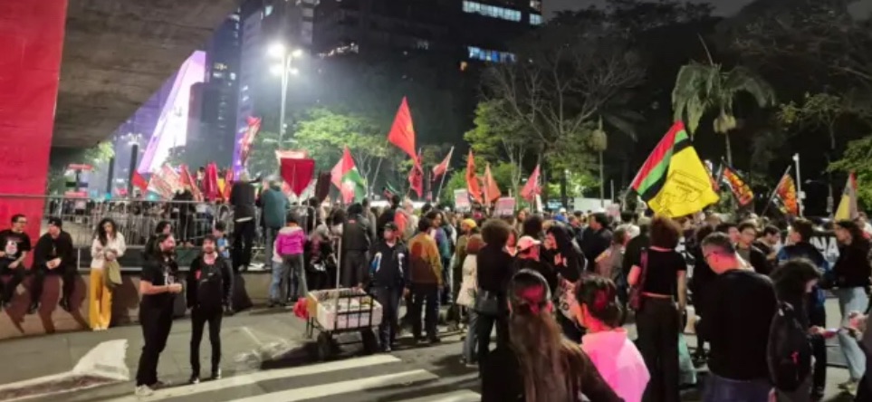 Em defesa de criminosos, esquerda trava o trânsito na principal avenida de São Paulo. Veja o&nbsp;vídeo