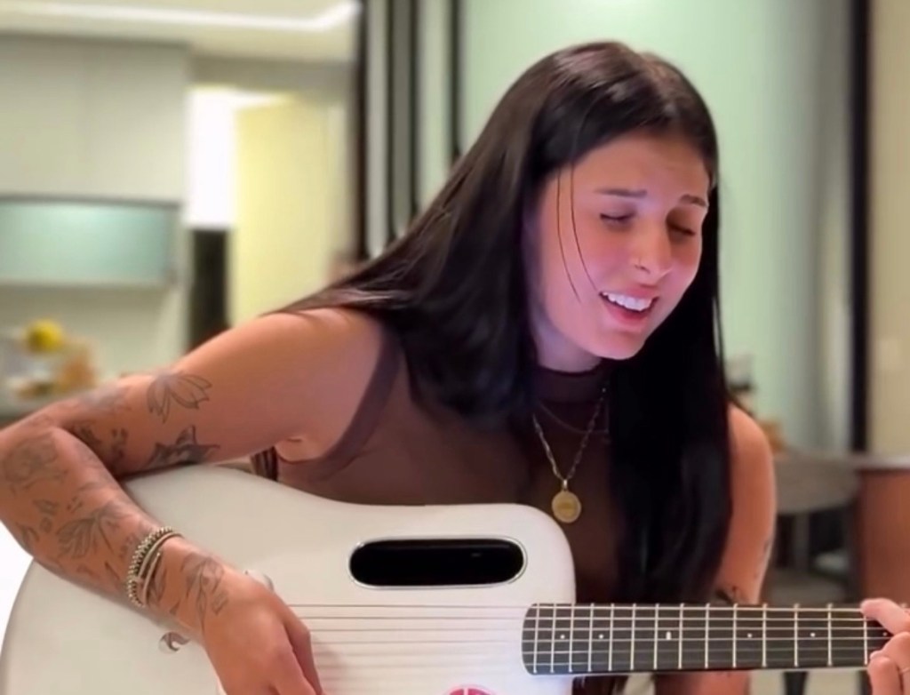 Emocionante: Ana Castela canta louvores ao lado de Zé Felipe. Veja os&nbsp;vídeos