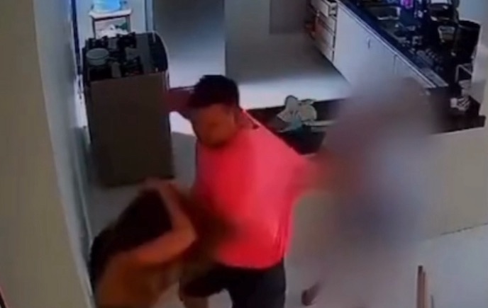 Engenheiro civil agride esposa após discussão sobre dívidas. Veja o&nbsp;vídeo