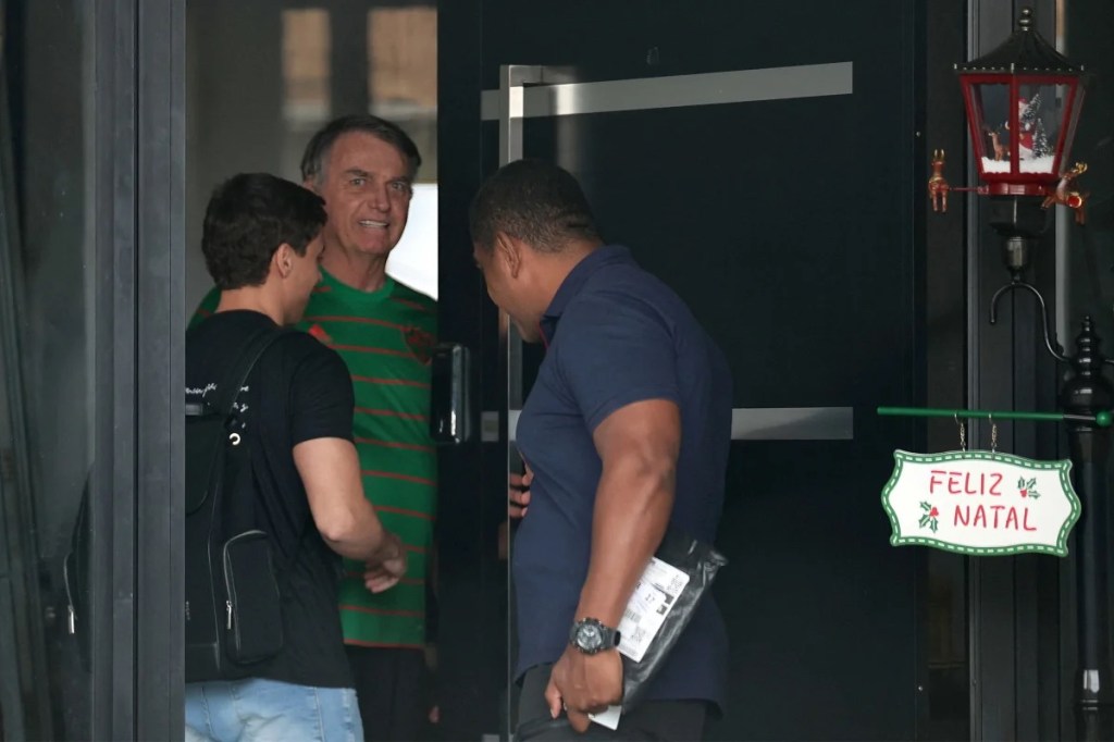 Nikolas Ferreira alerta para risco de vida de Bolsonaro em caso de prisão. Veja o&nbsp;vídeo