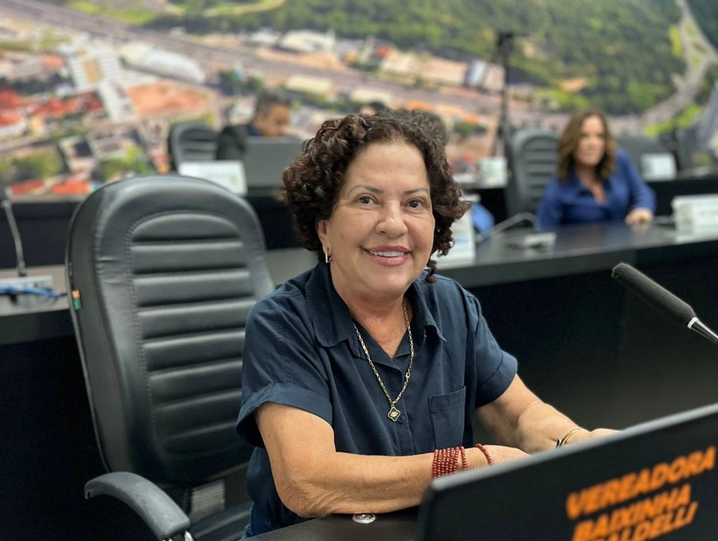 Baixinha Giraldelli propõe mudanças no estacionamento rotativo para coibir “indústria da multa” em&nbsp;Cuiabá