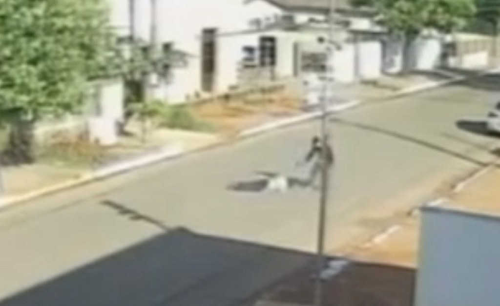 Trabalho vira tragédia: jovem é executado a tiros em frente a colegas em&nbsp;MT. Veja o&nbsp;vídeo