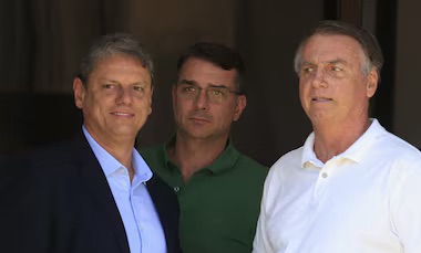 Bolsonaro pede ao STF autorização para receber Tarcísio na&nbsp;Papudinha