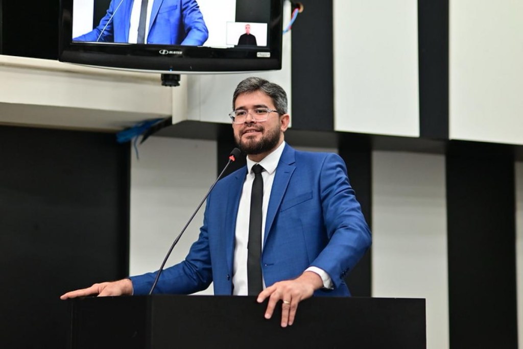 Fellipe Corrêa toma posse e avalia mudanças no&nbsp;gabinete