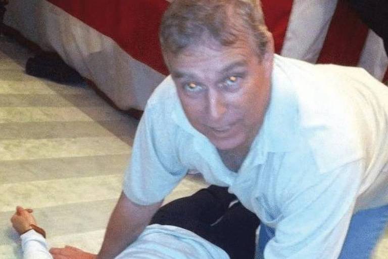 Príncipe Andrew é preso no dia do aniversário e caso Epstein volta a assombrar a&nbsp;realeza