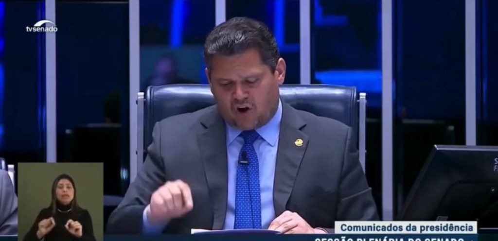 Alcolumbre nega pedido do PT e mantém quebra de sigilo de Lulinha. Veja o&nbsp;vídeo